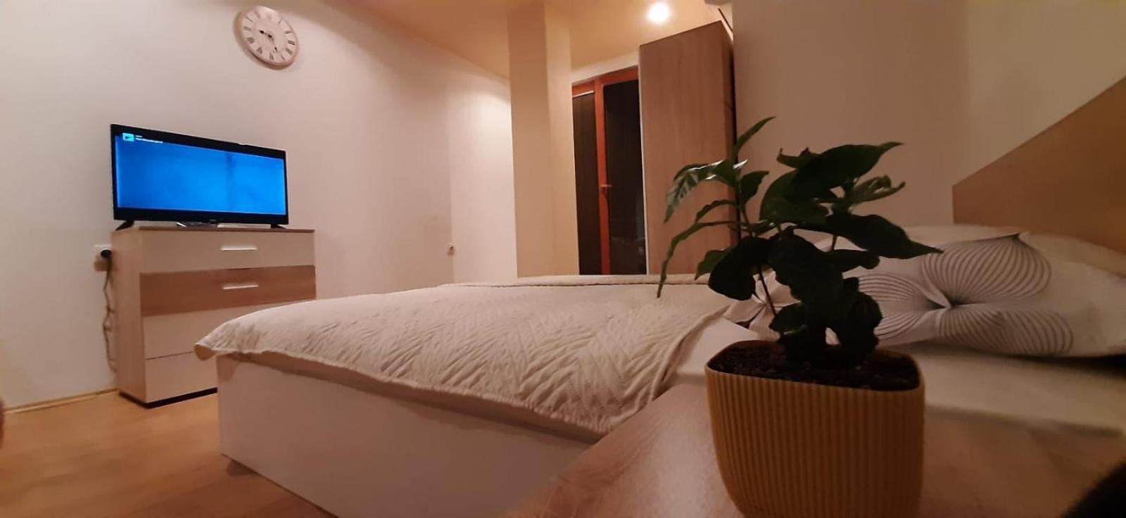 Apartment Riki 3 Near Bus Station Οχρίδα Δωμάτιο φωτογραφία